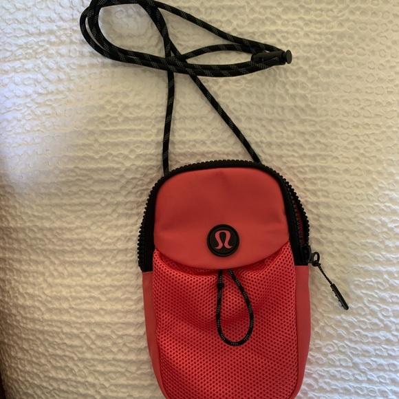 lululemon athletica Handbags - Lululemon Crossbody pouch
